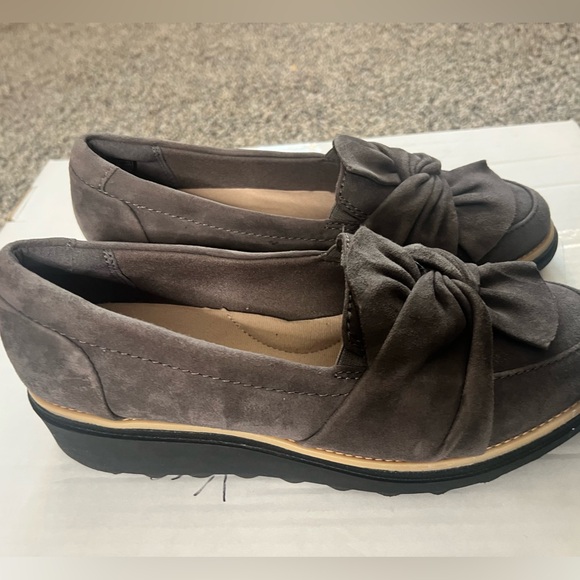 Clarks Sharon Dasher Suede Leather Loafers Gray 6 - Picture 3 of 8